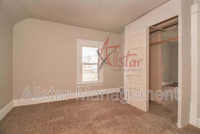 Building Photo - 1622 Ridgewood Ave