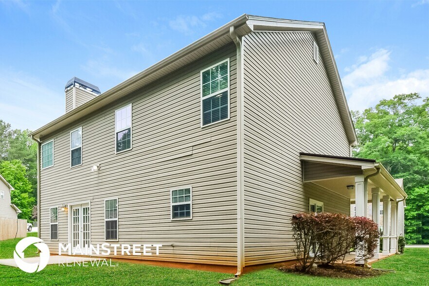 Building Photo - 111 Iverson Pl