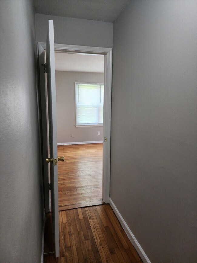 Building Photo - Charming 3 Bedroom Home in Indianapolis with Spacious Layout and Convenient Location!