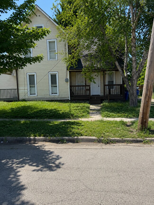 Building Photo - 3802 Denison Ave