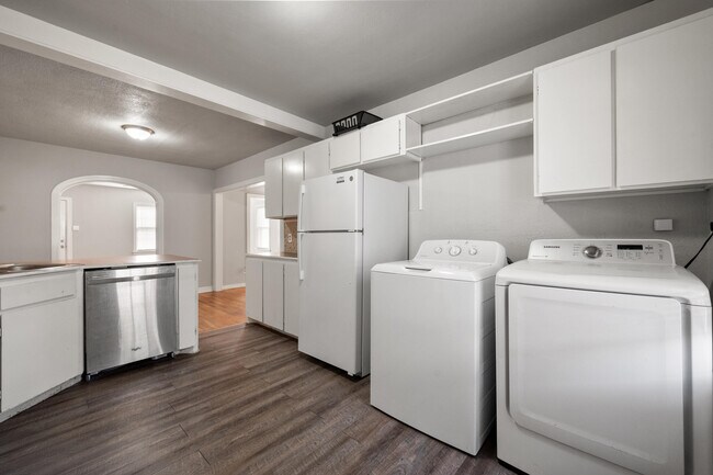 Building Photo - 2102 25th St