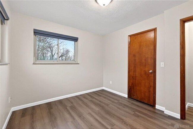 Building Photo - 275 Parker Dr