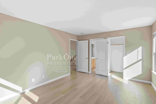 Building Photo - Beautiful Home in Peacock Creek