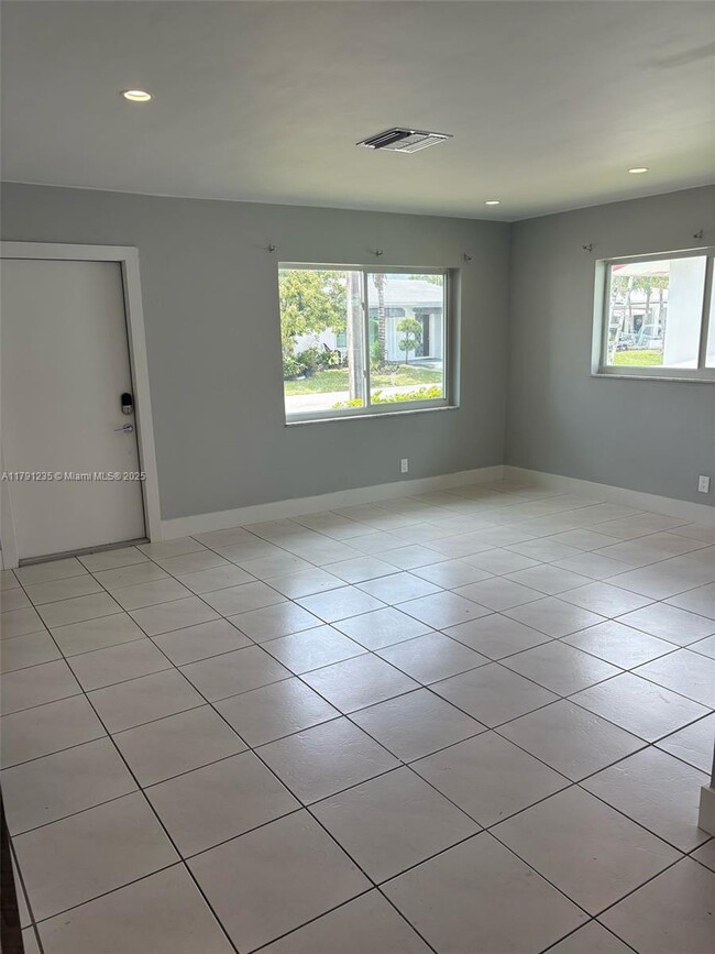 Building Photo - 6807 NW 75th St