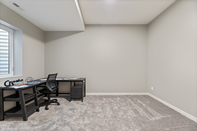 Building Photo - 409 Park Ave