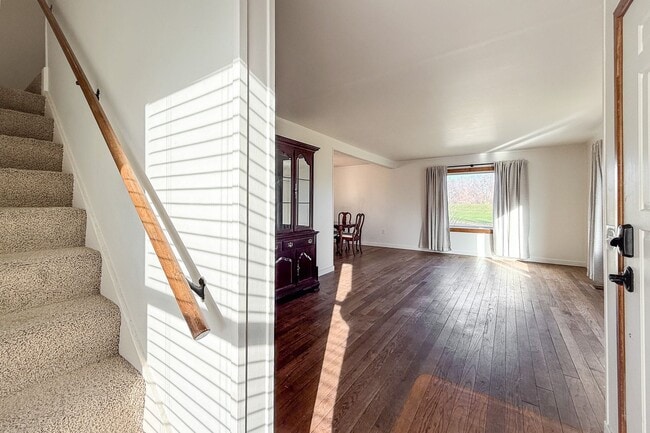 Building Photo - Riverfront 3-Bedroom Historical Richland Home