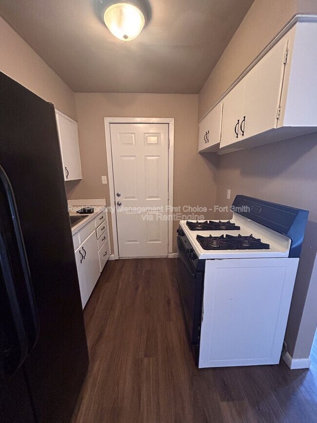 Building Photo - 2301 S V St