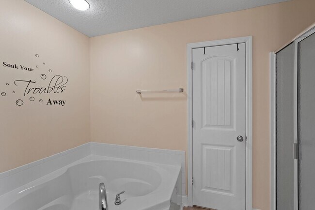 Building Photo - Charming 4-Bedroom Home for Rent in Hinesville, GA