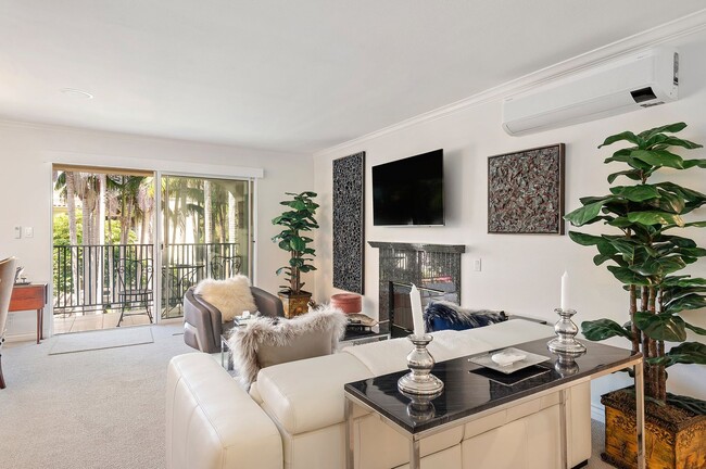 Building Photo - 457 Por La Mar Cir