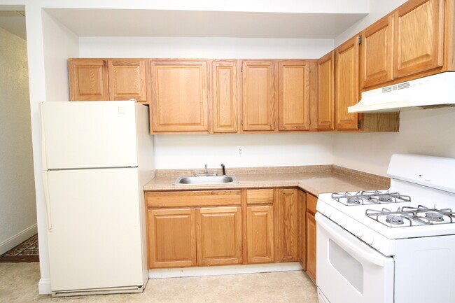 Building Photo - 1708 Linden Ave