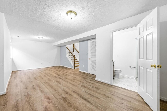 Building Photo - 210 Eisenhower Ct