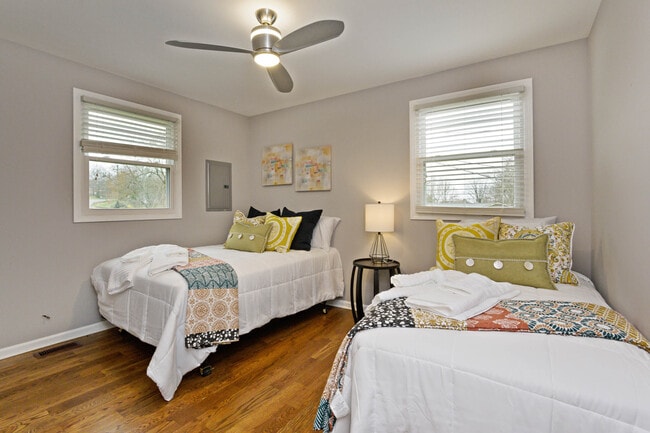Building Photo - 6309 Thunderbird Dr