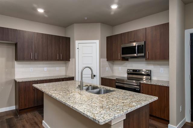 Building Photo - 646 Fallow Dr
