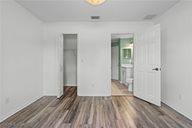 Building Photo - 2613 39th St SW