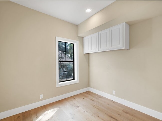 Building Photo - 5 Kings Heath