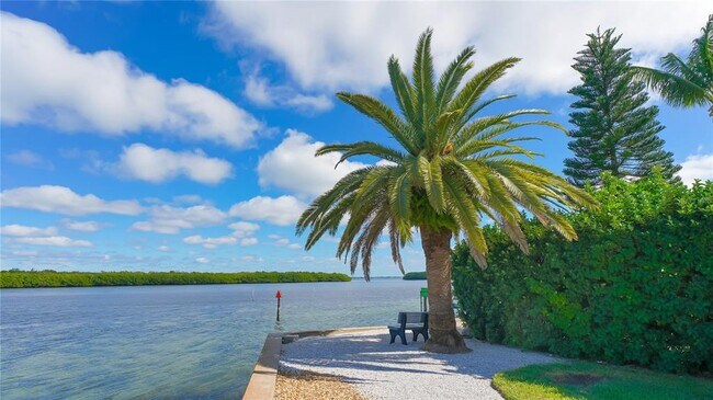 Building Photo - 4780 Gulf of Mexico Dr
