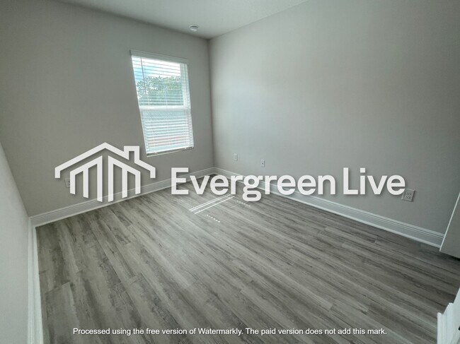 Building Photo - 9867 Fowler Ave