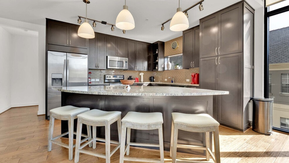 Building Photo - 101 Bowen St