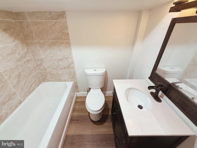 Building Photo - 714 Dolphin St