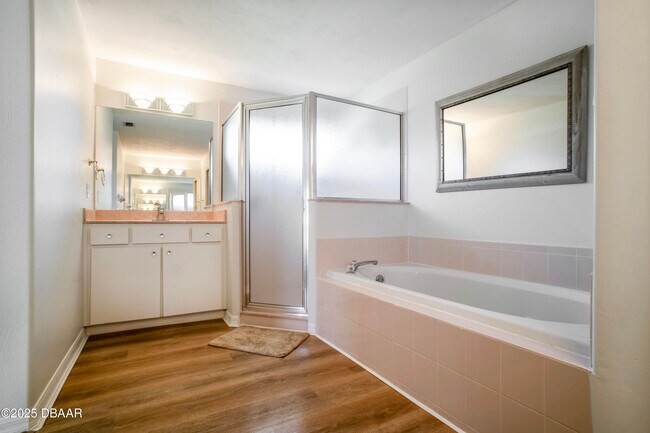 Building Photo - 6115 Sabal Point Cir