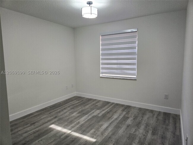 Building Photo - 3124 SW 154th Pl