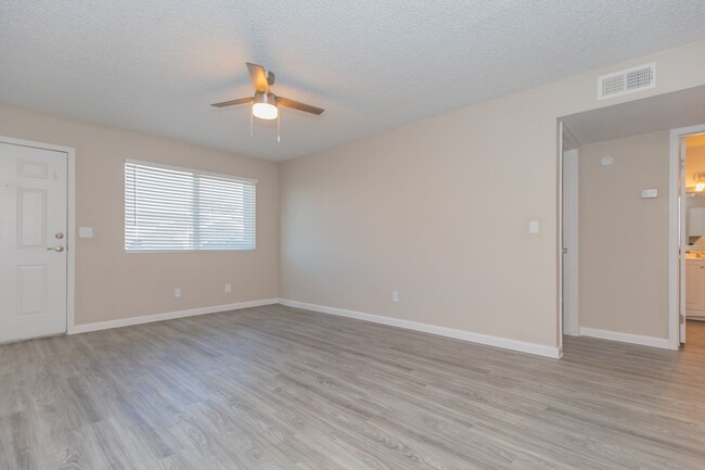 Interior Photo - Two | Five Greenway Apartments