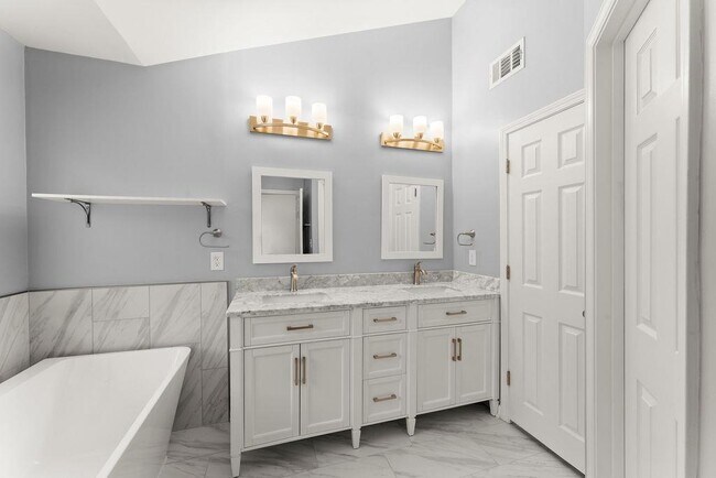 Building Photo - 2309 Wickingham Dr NE