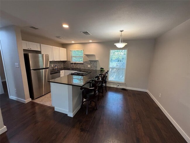 Building Photo - 5808 Cherry Park