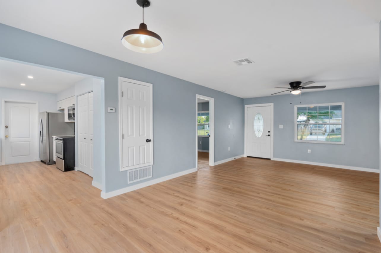 Building Photo - 3806 Groome Dr