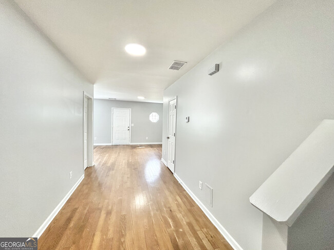 Building Photo - 729 Wheel House Ln