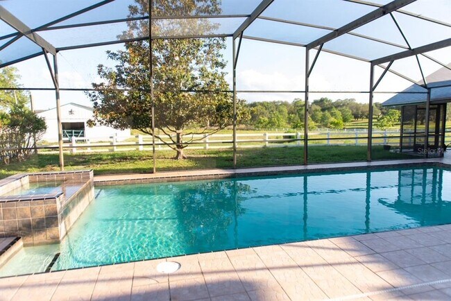 Building Photo - 315 Lazy Acres Ln