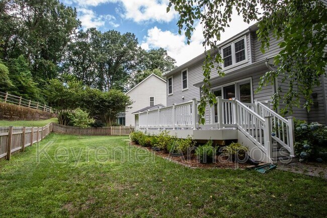 Building Photo - 2807 Chapman Ct