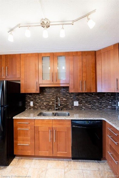 Building Photo - 35300 Woodward Ave