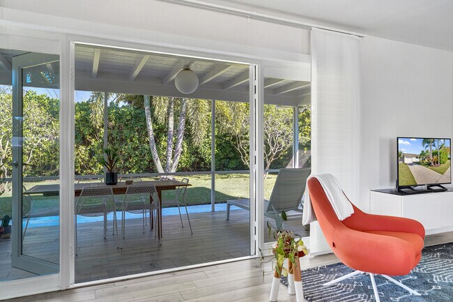 Building Photo - 1299 SW 9th St