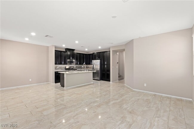 Building Photo - 4 Lomita Heights Dr