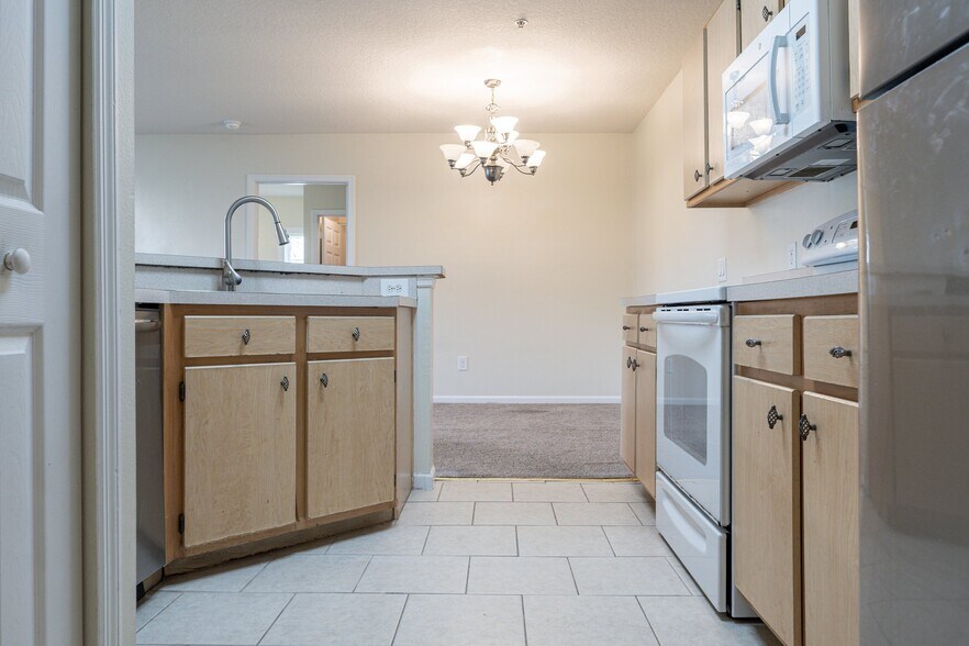 Building Photo - 6596 Swissco Dr