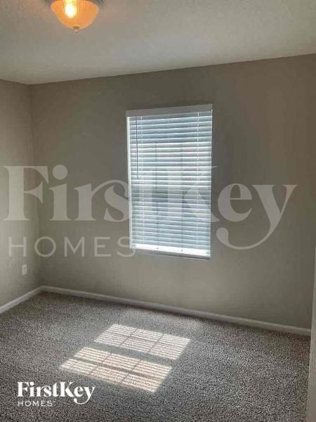 Building Photo - 12472 Itani Wy