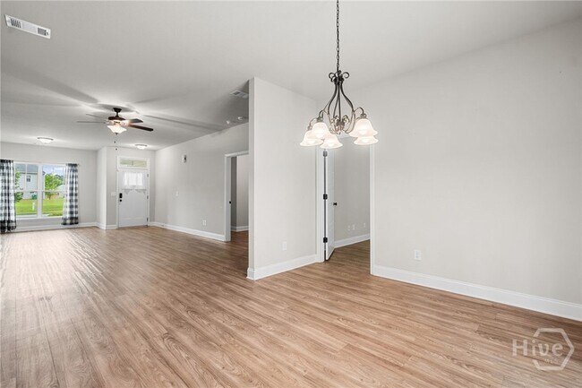 Building Photo - 211 Crosswinds Dr