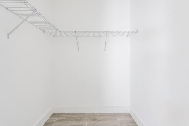 Building Photo - 260 West Dr