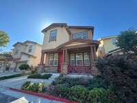 Building Photo - Gorgeous 4 Bedroom Home! Close to Great Schools & Parks