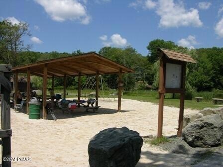 Building Photo - 402 Canoe Brook Dr