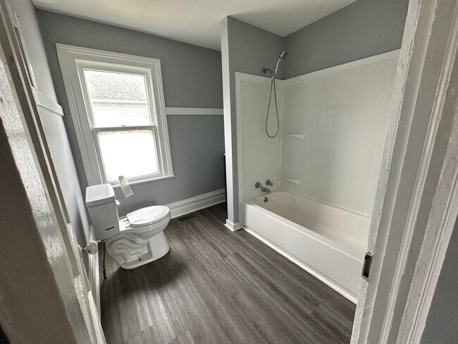 Building Photo - 809 Elk St