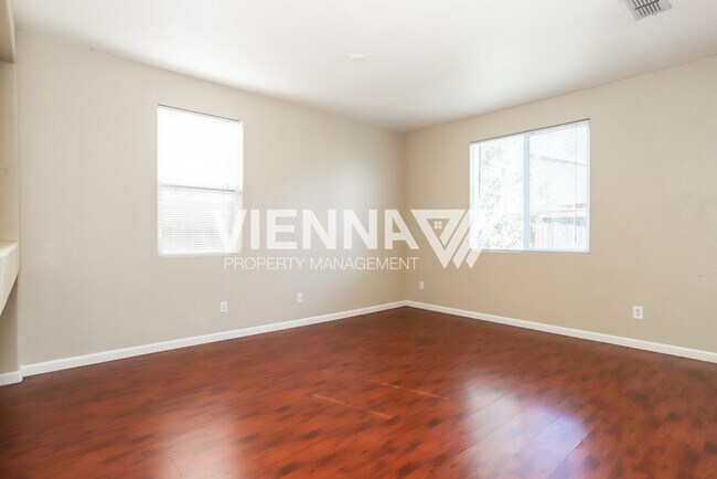 Building Photo - Spacious 4 Bedroom Home in North Natomas