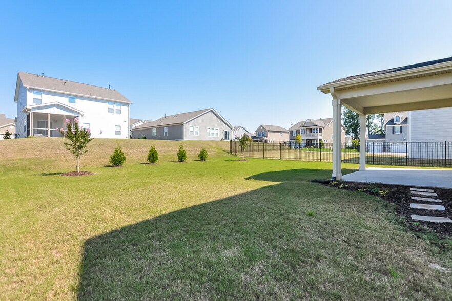 Building Photo - 61 Chinaberry Dr