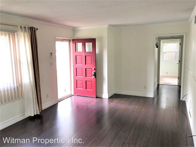Building Photo - 3 br, 1 bath House - 66 White Birch Ave.
