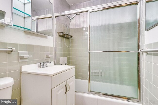 Building Photo - 1111 Arlington Blvd