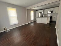 Building Photo - 264 Kenwood Ave