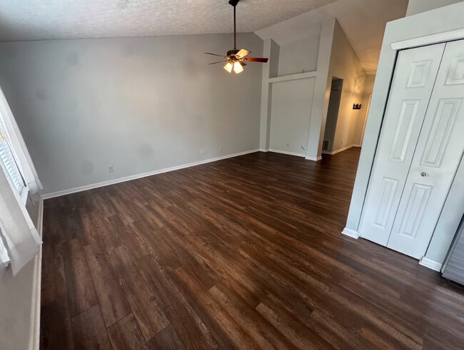 Building Photo - 778 Kingston Cir