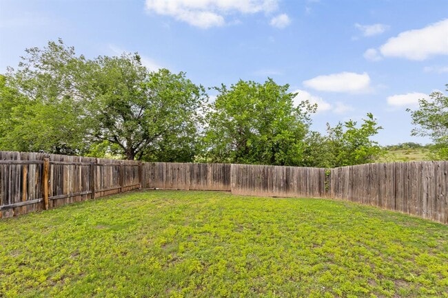 Building Photo - 6702 Routenburn St