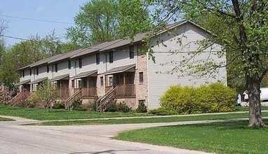 Building Photo - Spacious 3 bedroom Townhome